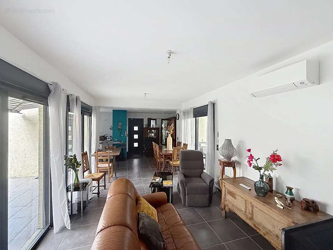 Maison contemporaine toit plat - Quartier calme et recherché - photo 4