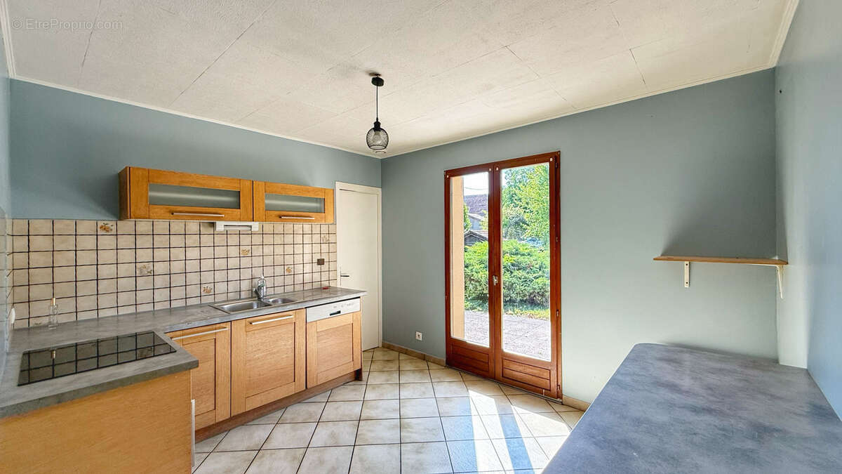 TULLINS, maison 165 m2 avec terrain - photo 5