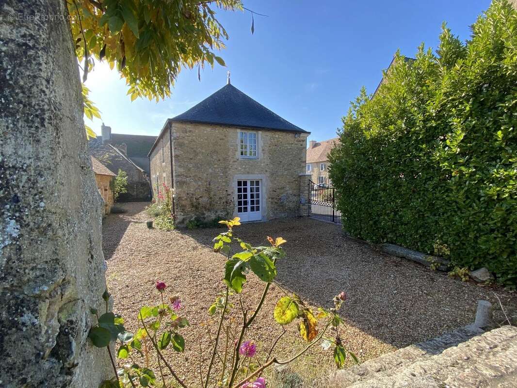 Maison à SABLE-SUR-SARTHE