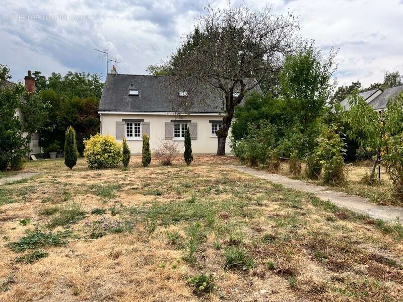 Maison en plein centre d'Avrillé avec grand terrain - photo 2