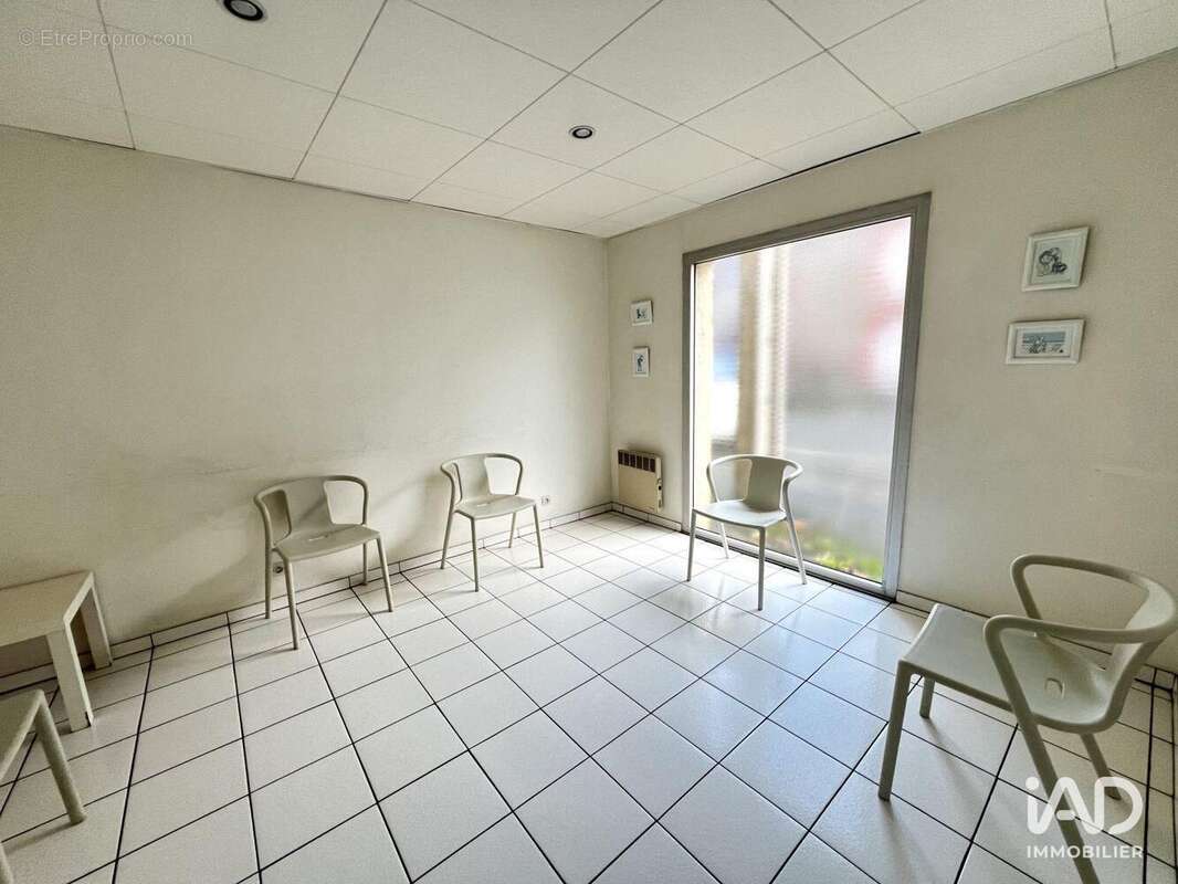 Photo 2 - Commerce à LAMBALLE