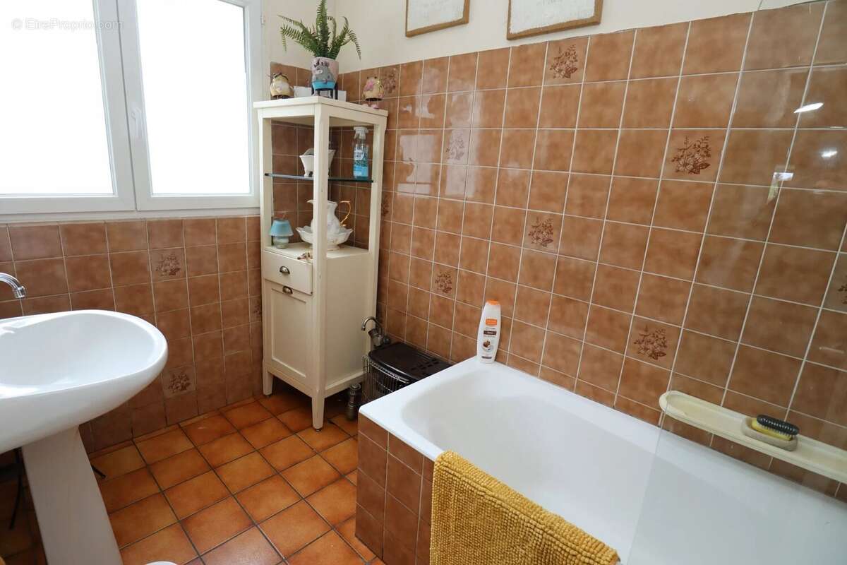 Maison à MAEL-CARHAIX