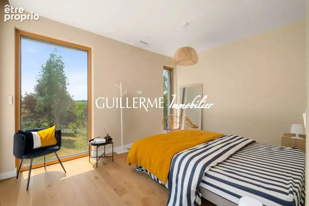 La Tour-de-Salvagny – Maison contemporaine de 228 m² – 5 suites – Piscine – Terrain de 2 150 m² - photo 15