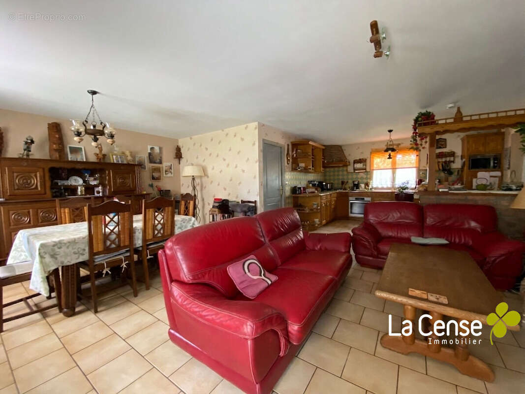 Maison à PERONNE-EN-MELANTOIS