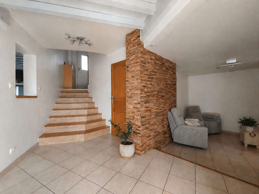 Maison à SAINT-IGNY-DE-ROCHE