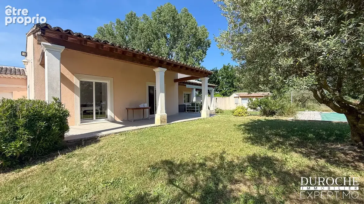 Piolenc, quartier résidentiel,  maison de plain-pied avec piscine et dépendances sur parcelle de plus de 2500m - photo 15