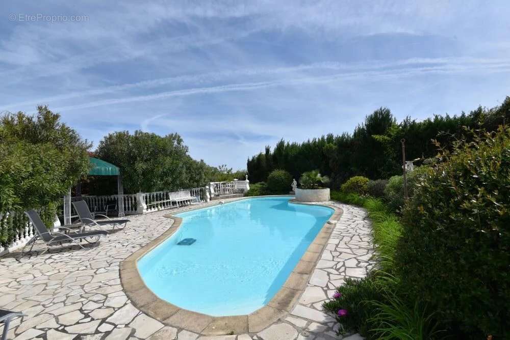 Maison à MONTAUROUX