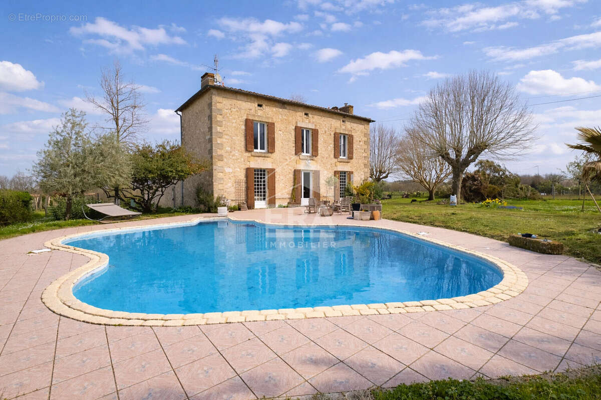 Maison à FOUGUEYROLLES