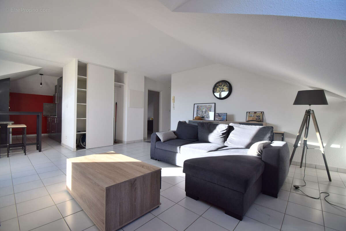 Appartement à GENESTON