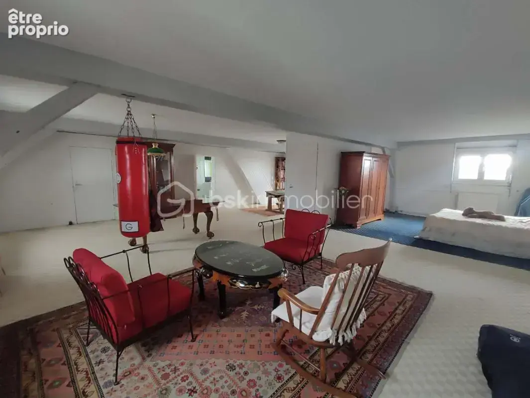 Grande maison familiale avec un fort potentiel, en hyper centre de 1948, 402m2, 15 pièces 7 chambres!!!!!! - photo 8