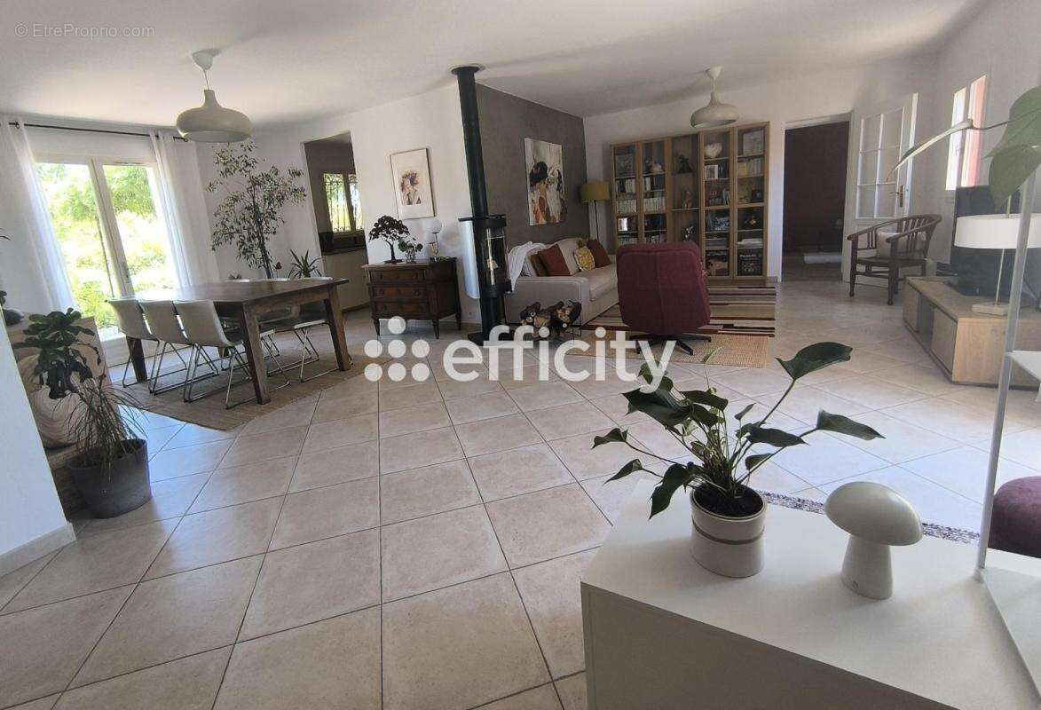 Maison 122 m² à Figanieres  - photo 12