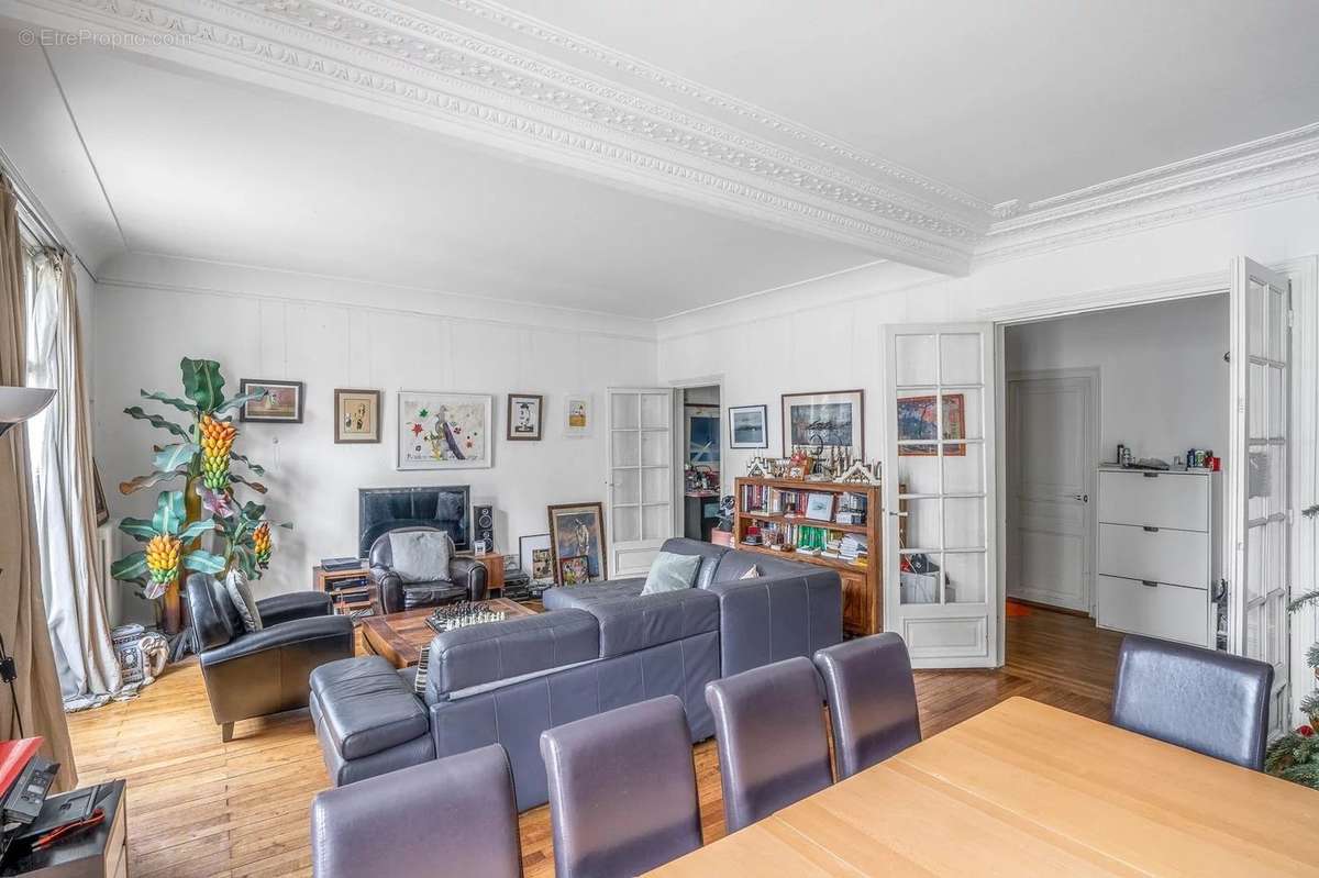 Appartement à PARIS-14E