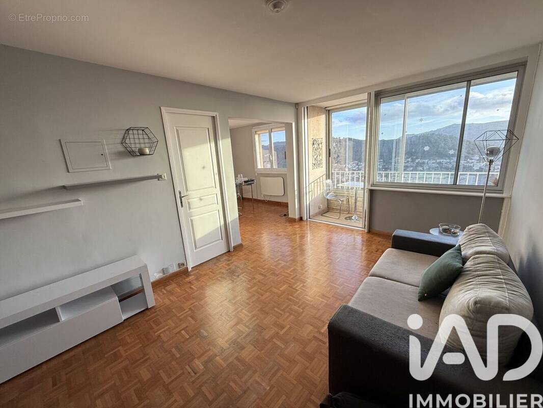 Photo 1 - Appartement à MARSEILLE-9E