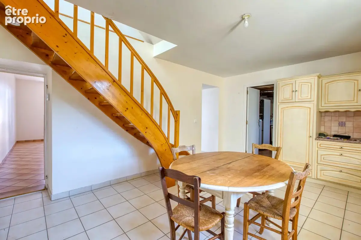 Maison charentaise en pierre de 4 chambres avec une maison d’hôtes de 3 chambres, située entre Jonzac et Pons. - photo 20