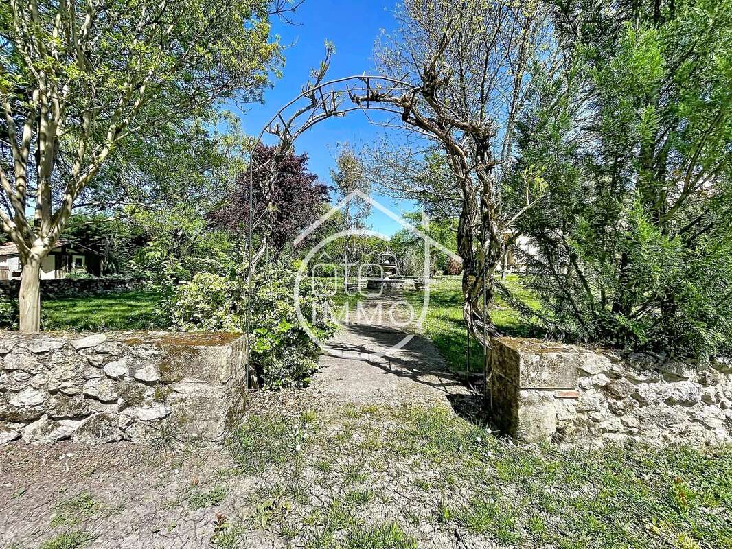 Maison à MONTPEYROUX