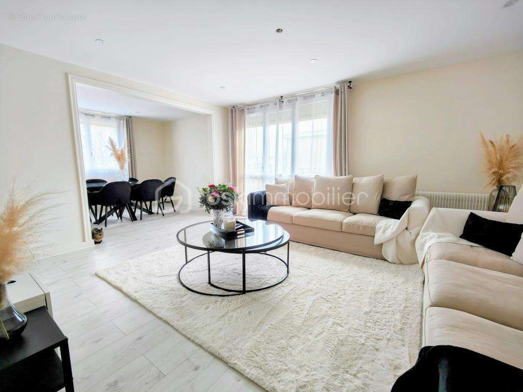 Appartement à PLAISIR