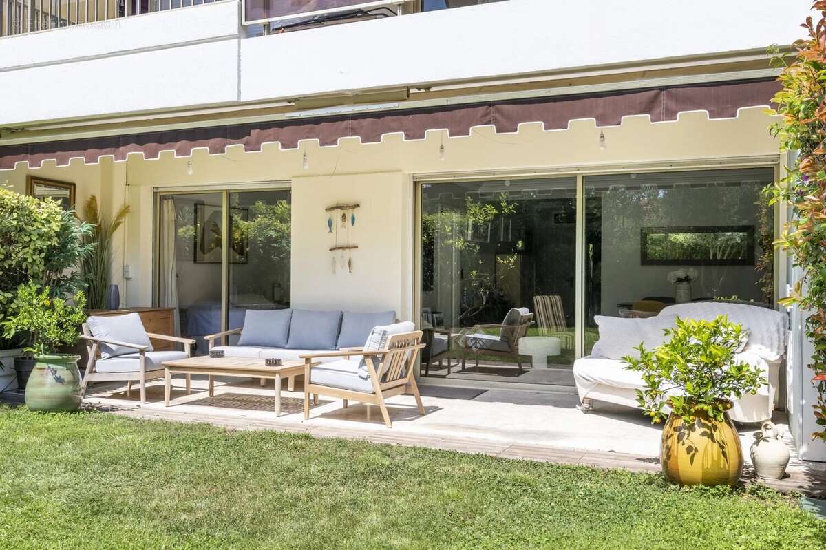 Cannes Vente 3 pièces en RDJ au calme absolu - photo 2