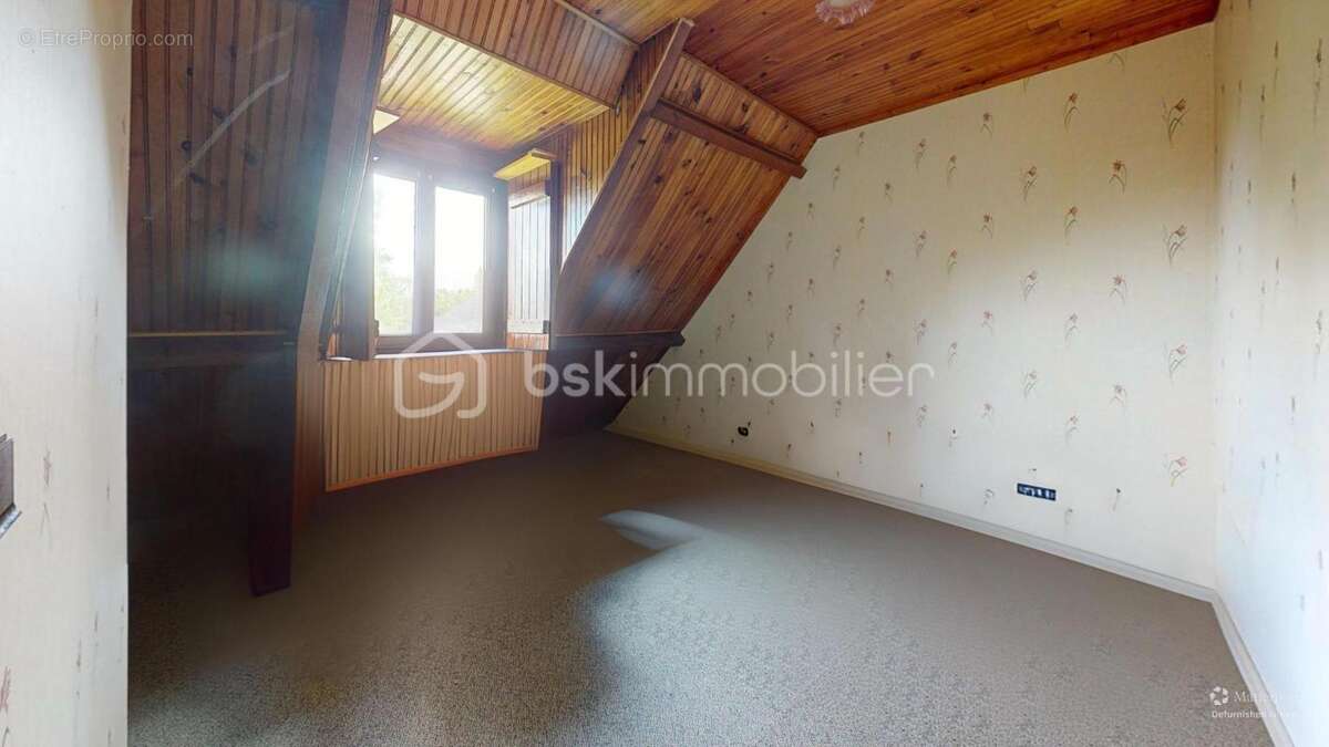Maison de maçon traditionnelle + dependances - photo 9