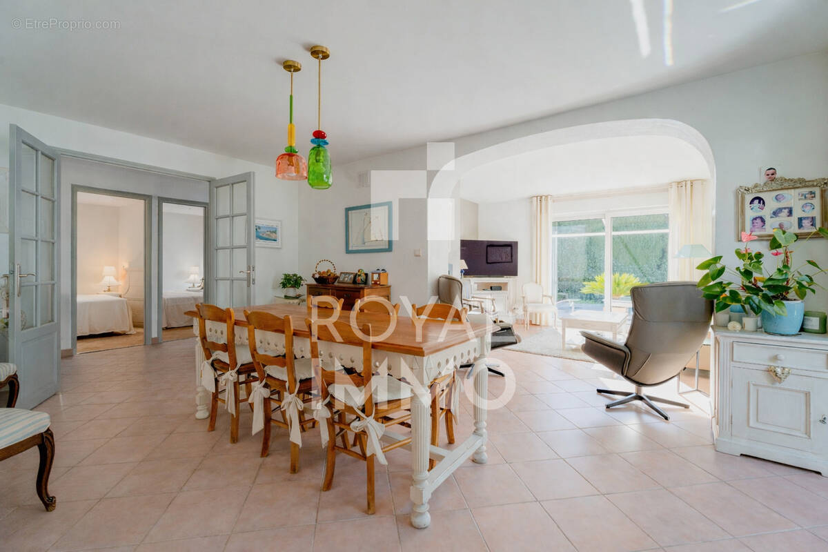 Maison à SIX-FOURS-LES-PLAGES