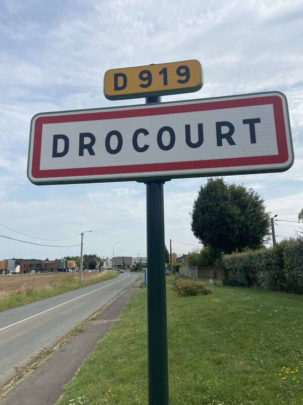 Terrain à DROCOURT