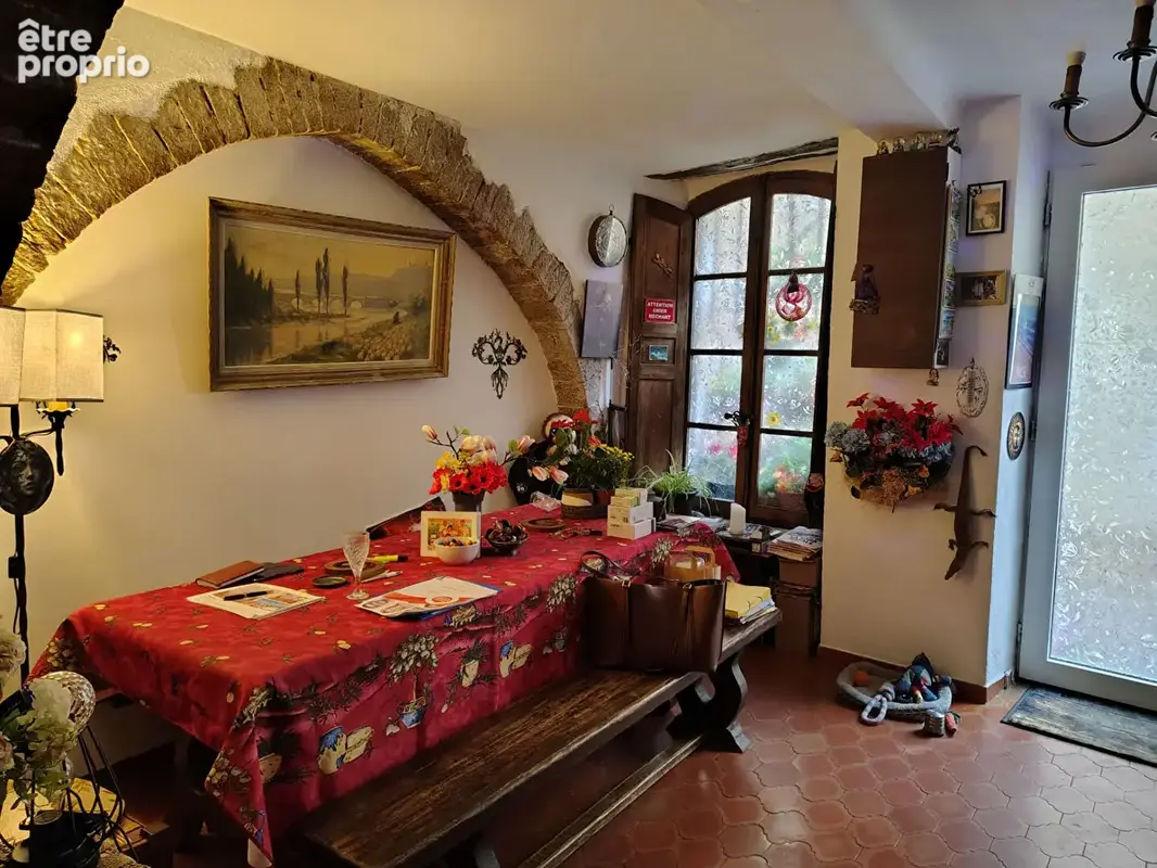 RÉGUSSE : maison de village , 3 chambres, bureau avec vue dégagée et cave - photo 9