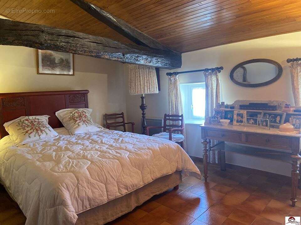 Maison 196 m² à Ambierle  - photo 6