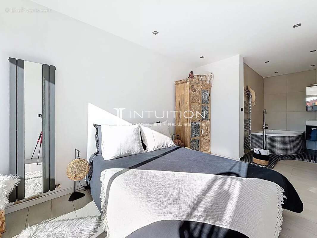 Appartement à LE CANNET