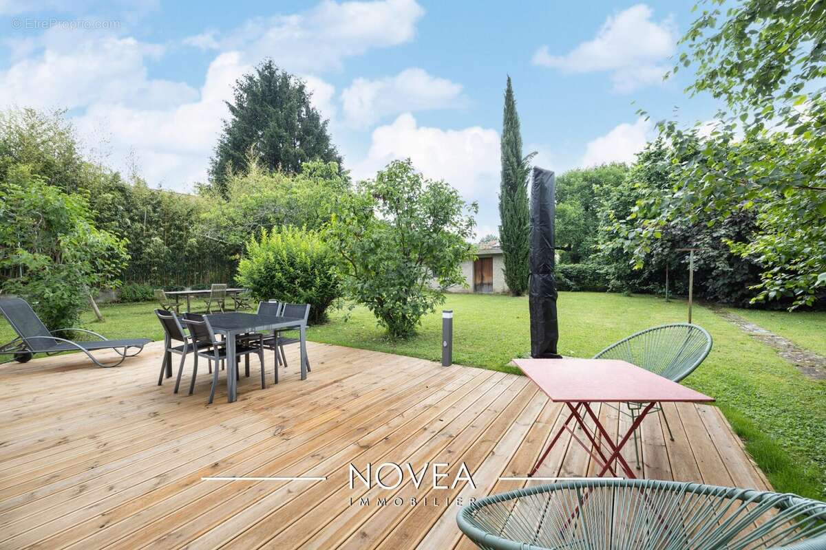 Maison à FLEURIEU-SUR-SAONE