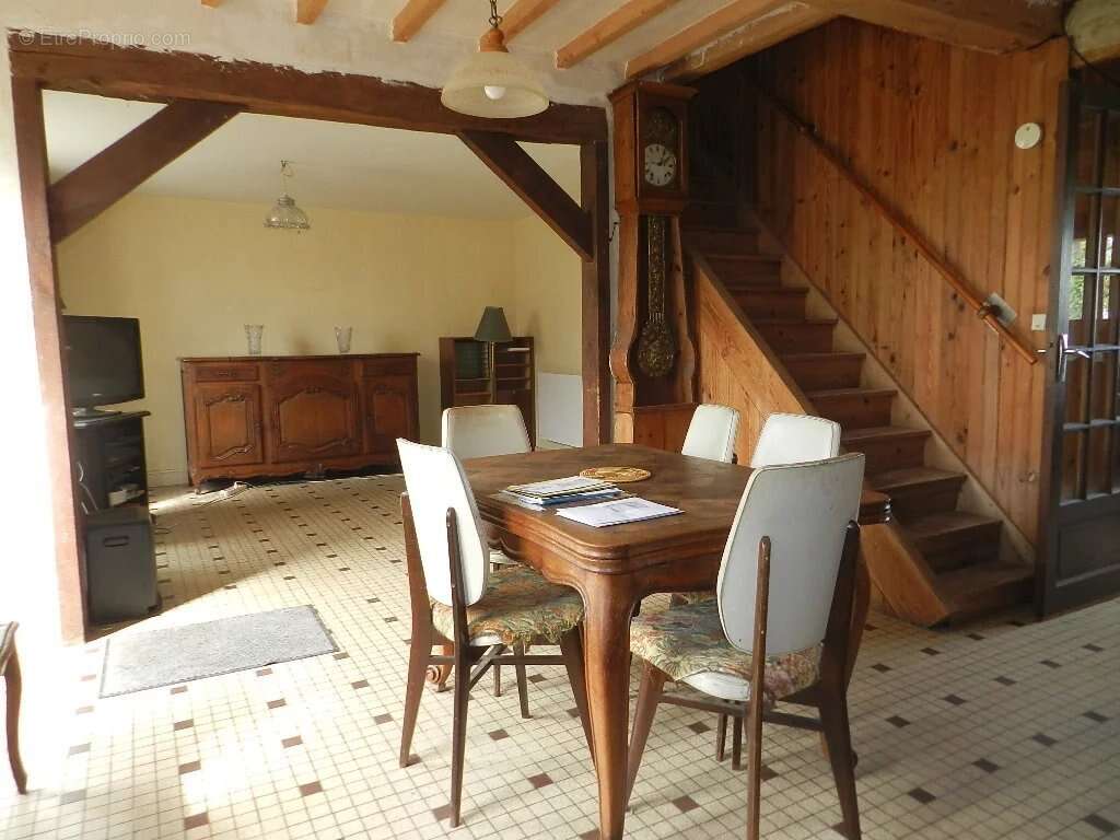 Maison à SAINT-PIERRE-SUR-DIVES