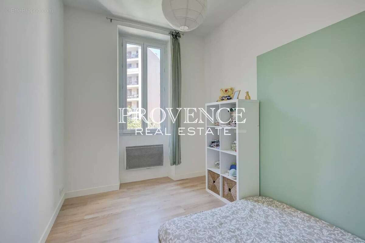Appartement à MARSEILLE-5E