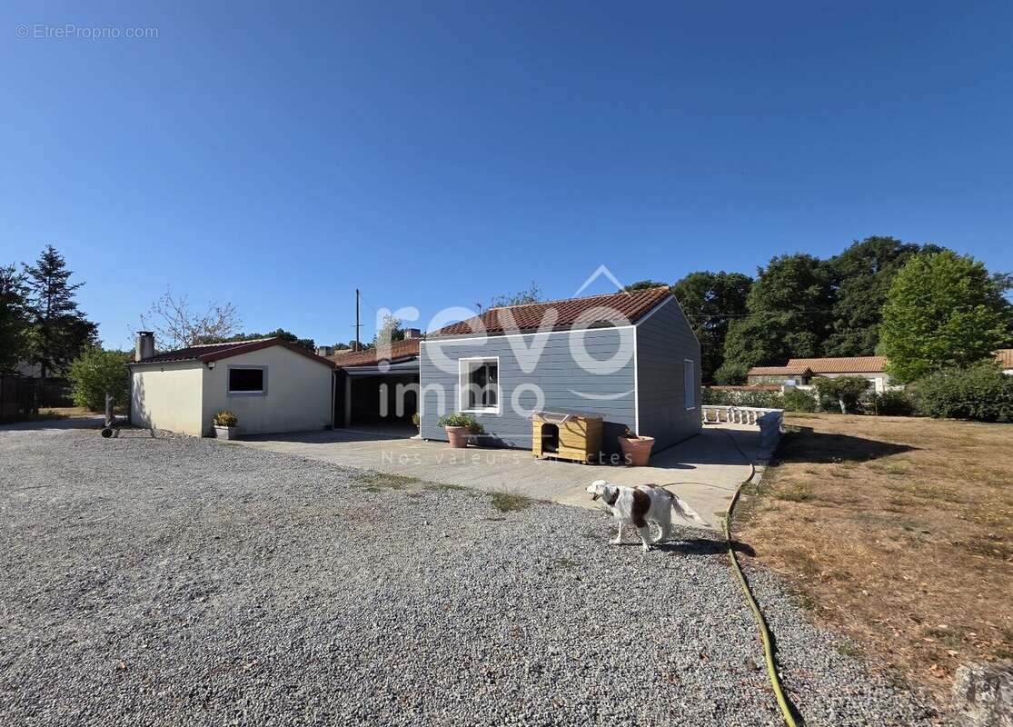 Maison familiale 126m² Corcoué sur Logne 44650 - photo 2