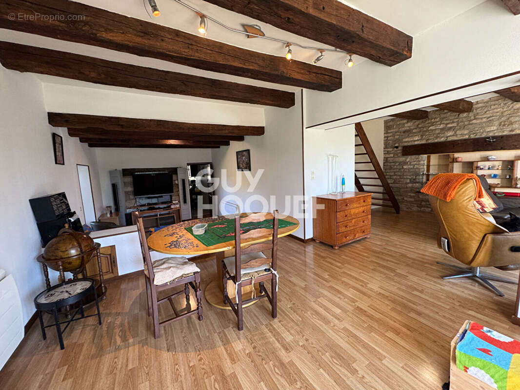 Maison à POUILLEY-FRANCAIS