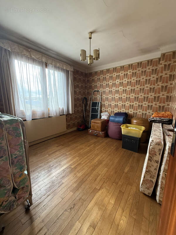 VILLEPINTE, Secteur Pavillonnaire - Maison 3 chambres/ sous-sol total, combles aménageable et toiture neuve - photo 6