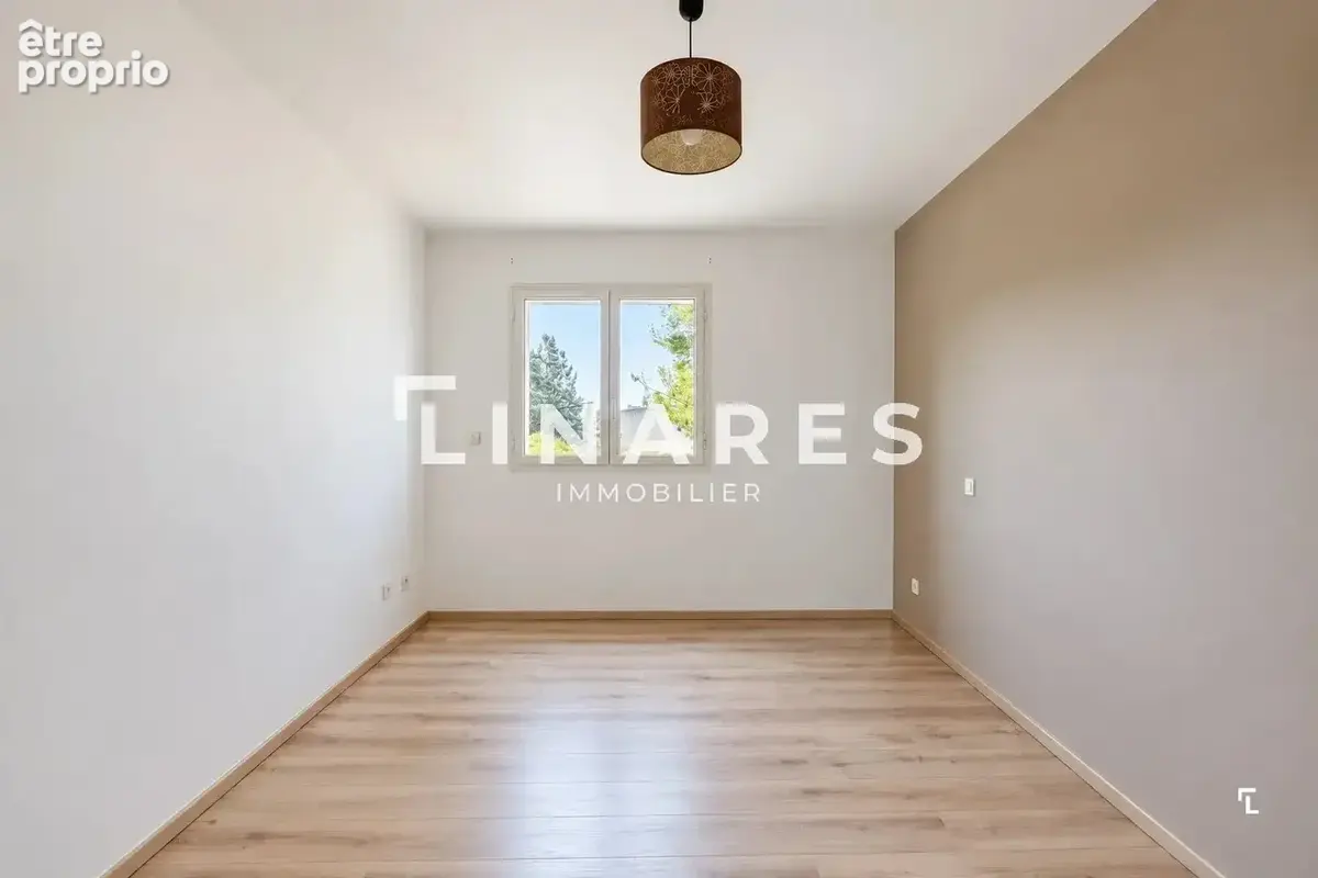 L'INTIME - Villa T5 de 130m² - Piscine - Garage 21m² - Parcelle 625m² - 13400 Aubagne Les Passons - photo 13