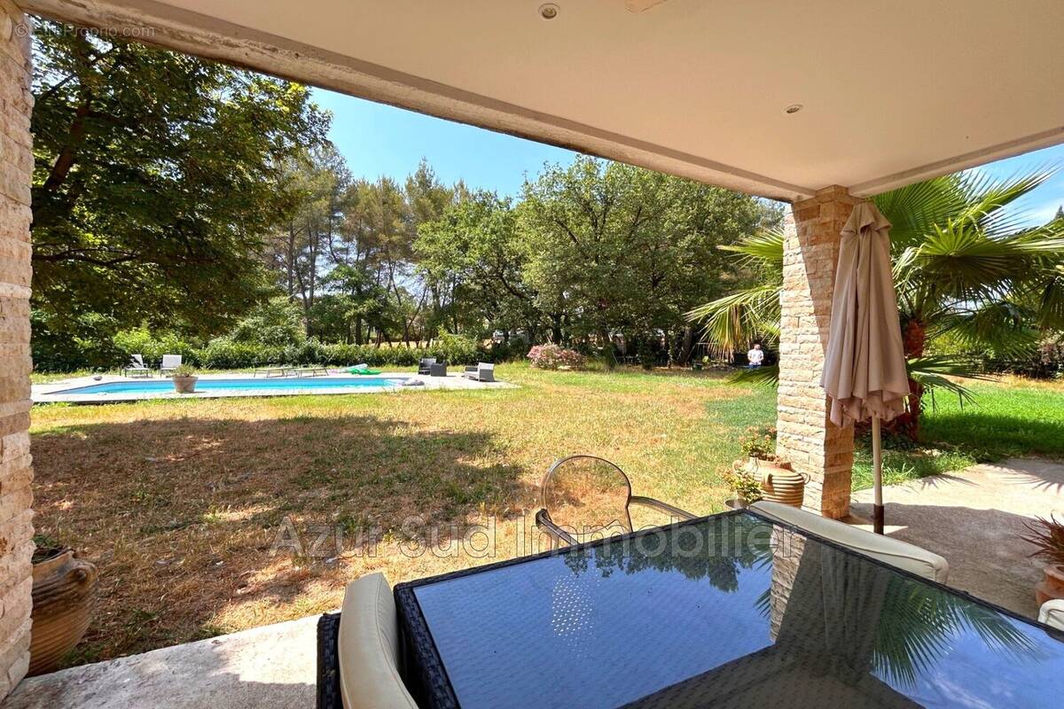 Maison à MOUGINS