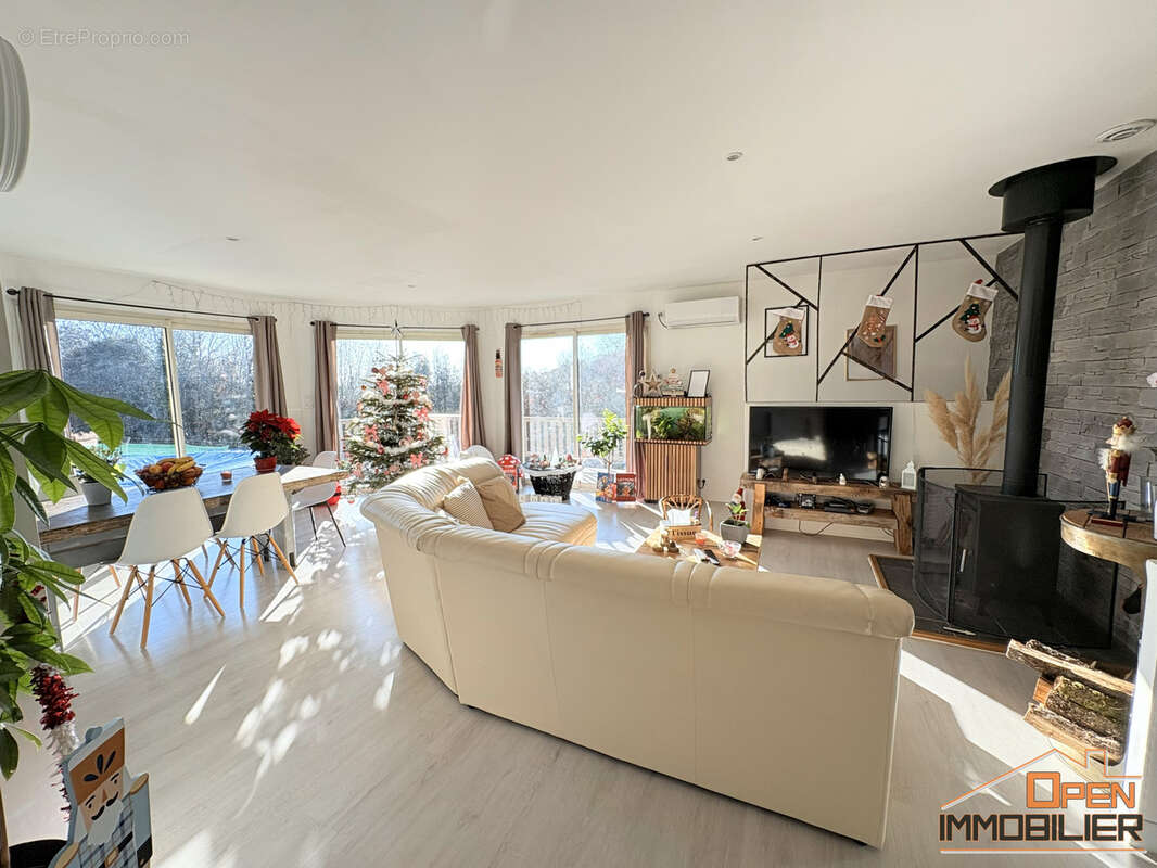 Maison à CARSAC-AILLAC