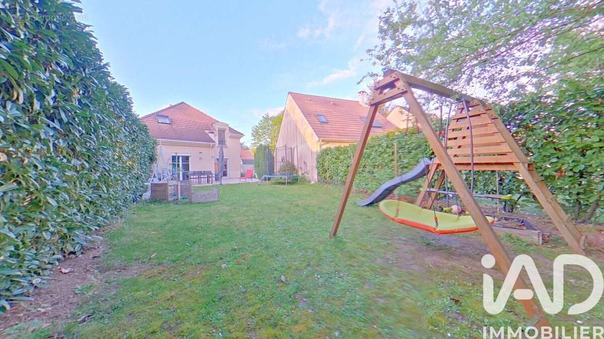 Photo 2 - Maison à LIEUSAINT