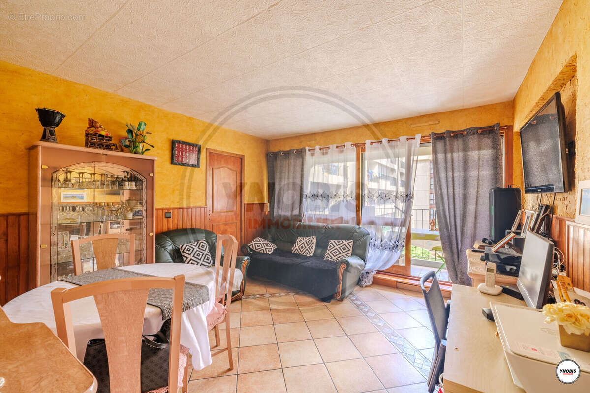 Appartement à LES MUREAUX