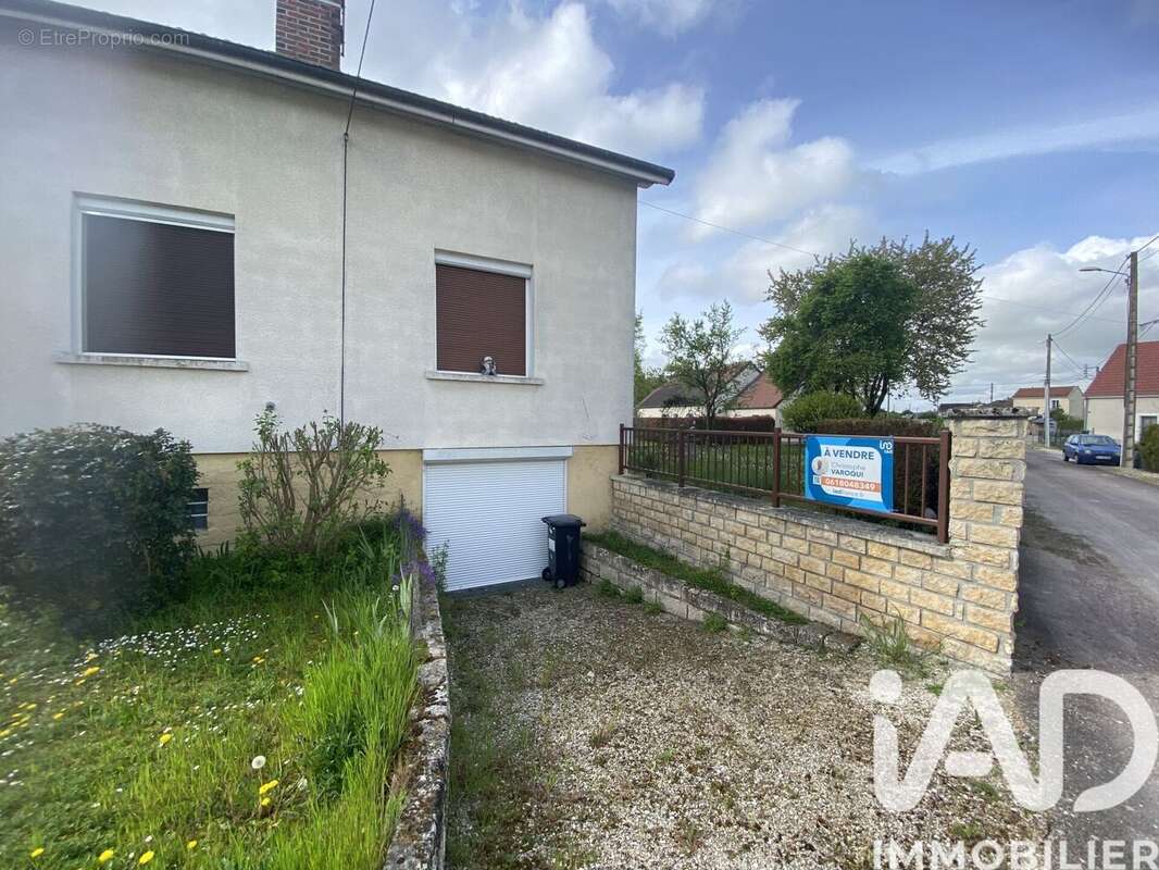 Photo 8 - Maison à MAIZIERES-LA-GRANDE-PAROISSE