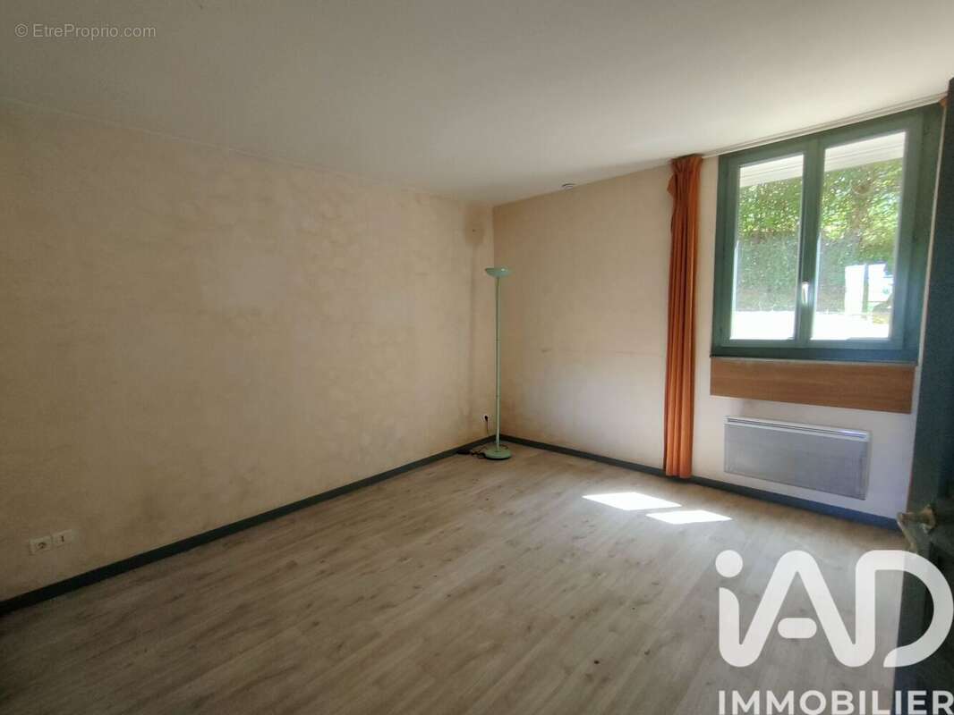 Maison 183 m² à Tresson  - photo 7