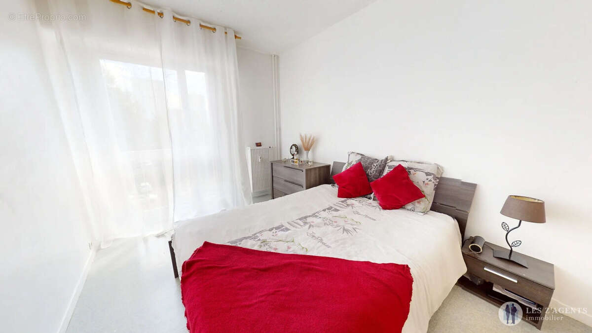 Appartement à LE PONT-DE-CLAIX