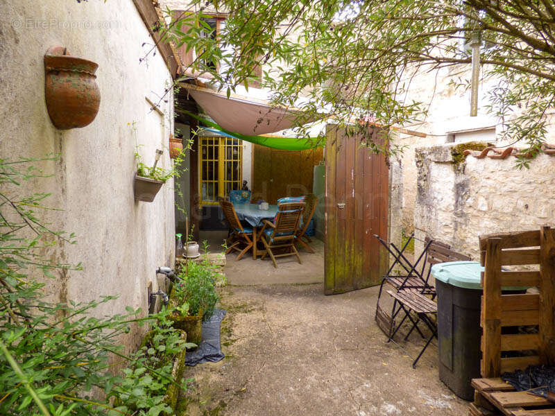 Maison à SAUZE-VAUSSAIS