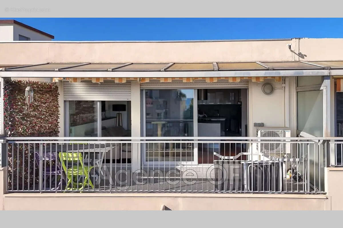 Appartement à VALLAURIS