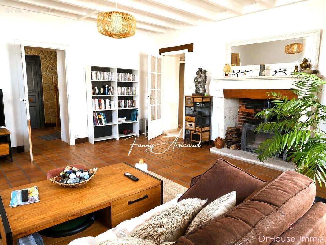 Maison 142 m² à Saint-Sigismond  - photo 7
