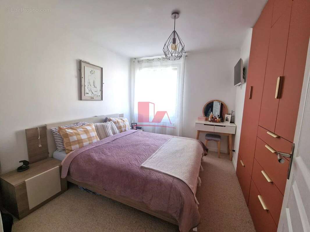 Appartement à L&#039;HAY-LES-ROSES