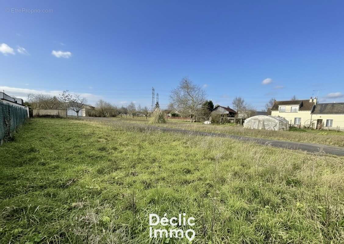 Terrain à SAINT-CYR-SUR-LOIRE