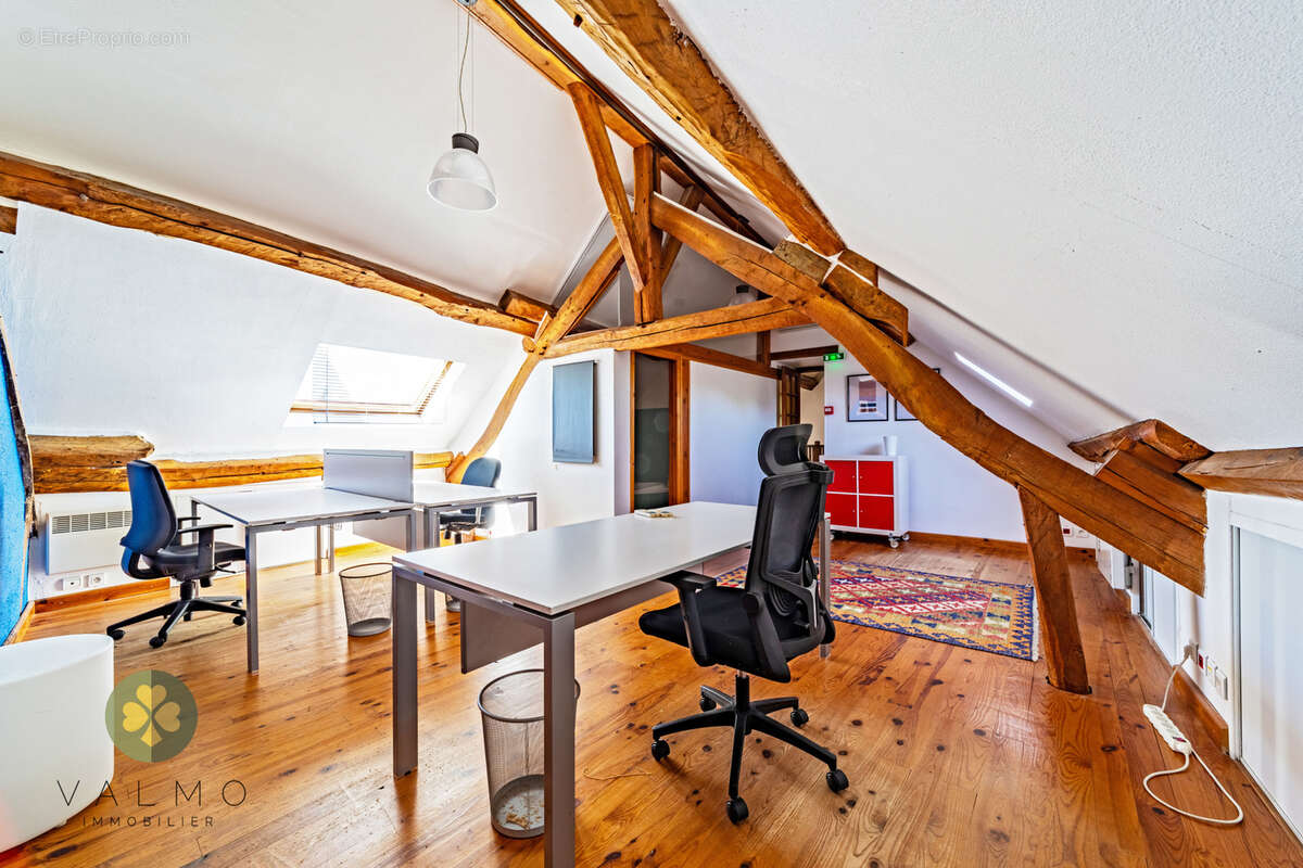 Maison à LA QUEUE-LES-YVELINES