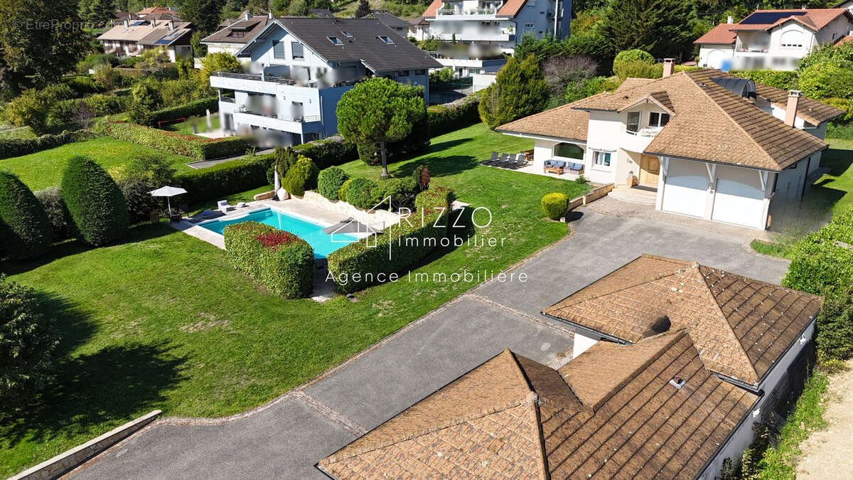 Maison à DIVONNE-LES-BAINS