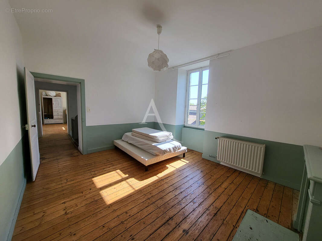 Maison à LE POIRE-SUR-VIE