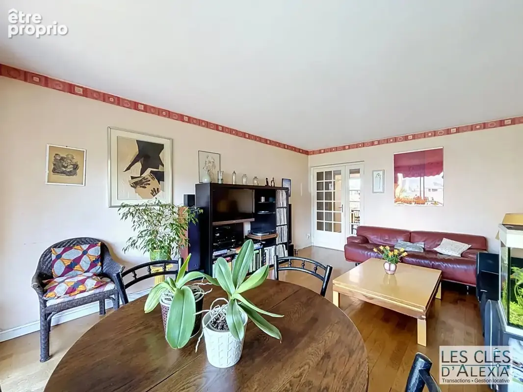 T4  de 87 m2 traversant avec balcons et garage fermé – Villeurbanne - photo 5